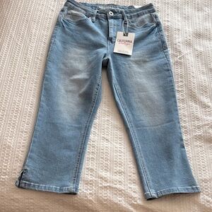 California Vintage Women's Capri Blue Jeans Sz. 7/28 NWT
